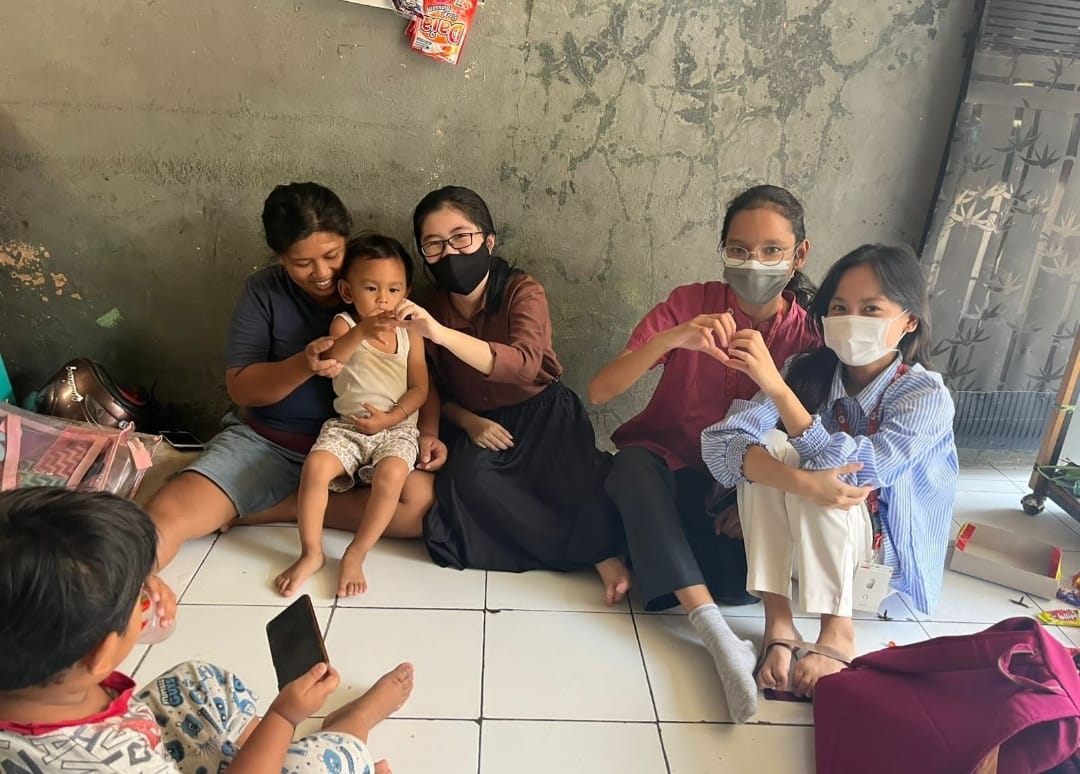 Kunjungan Pertama bersama Ibu Henny