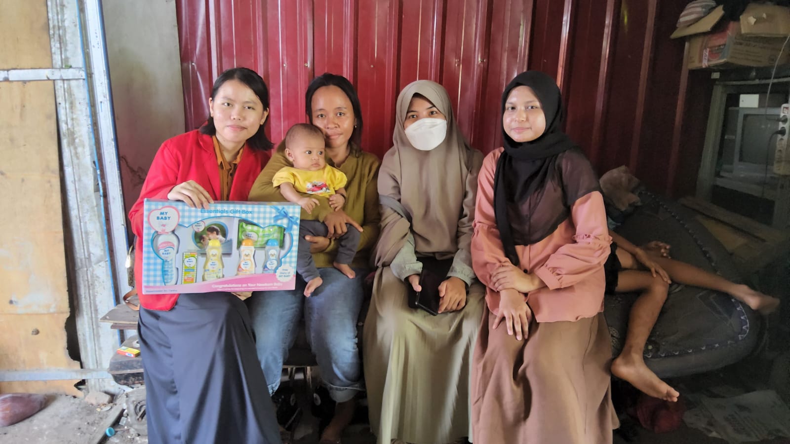 Kunjungan Kedua : Ketika Bayi Kecil telah Lahir