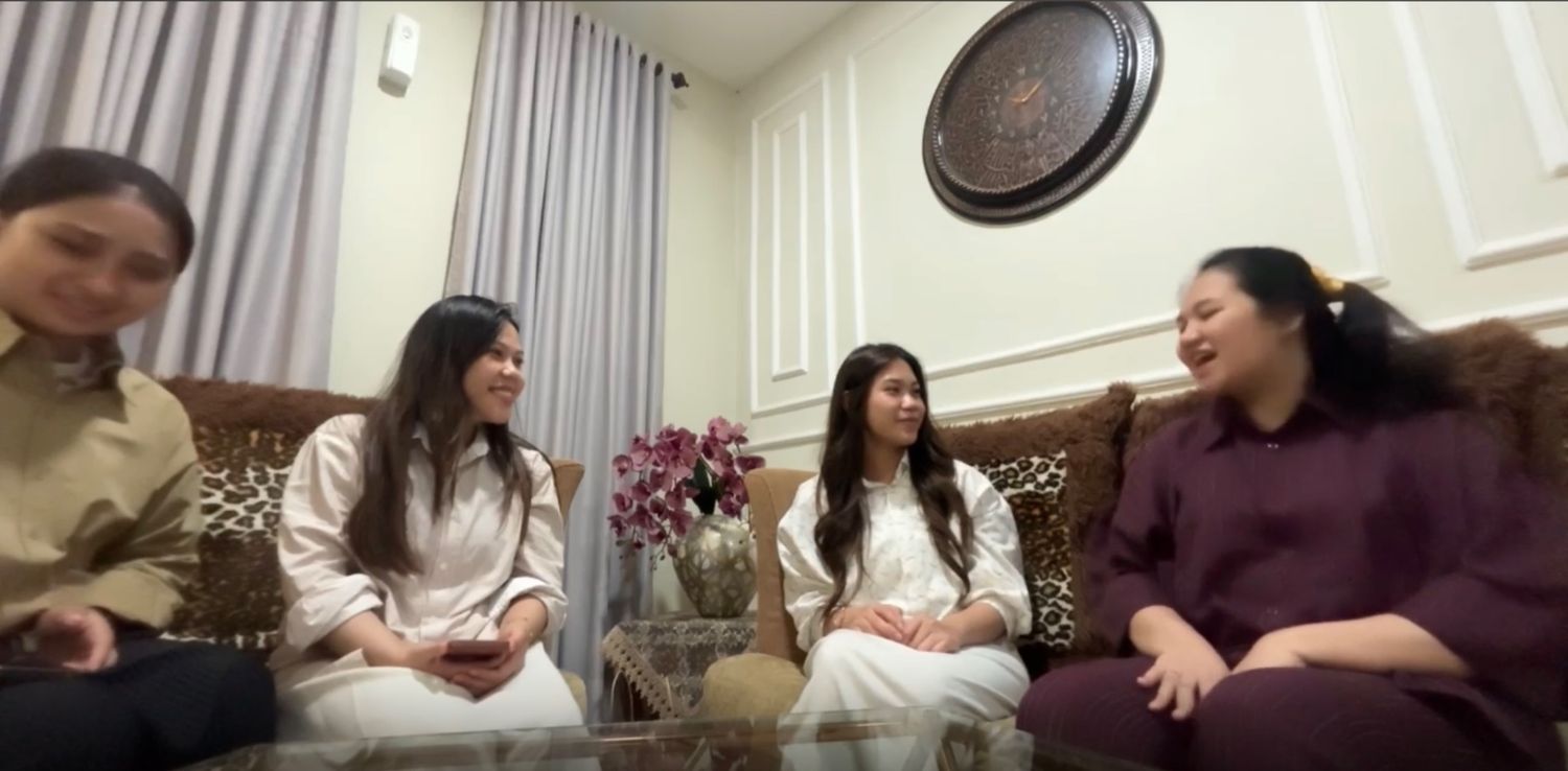 Kunjungan Pertama ke Rumah Ibu Deya