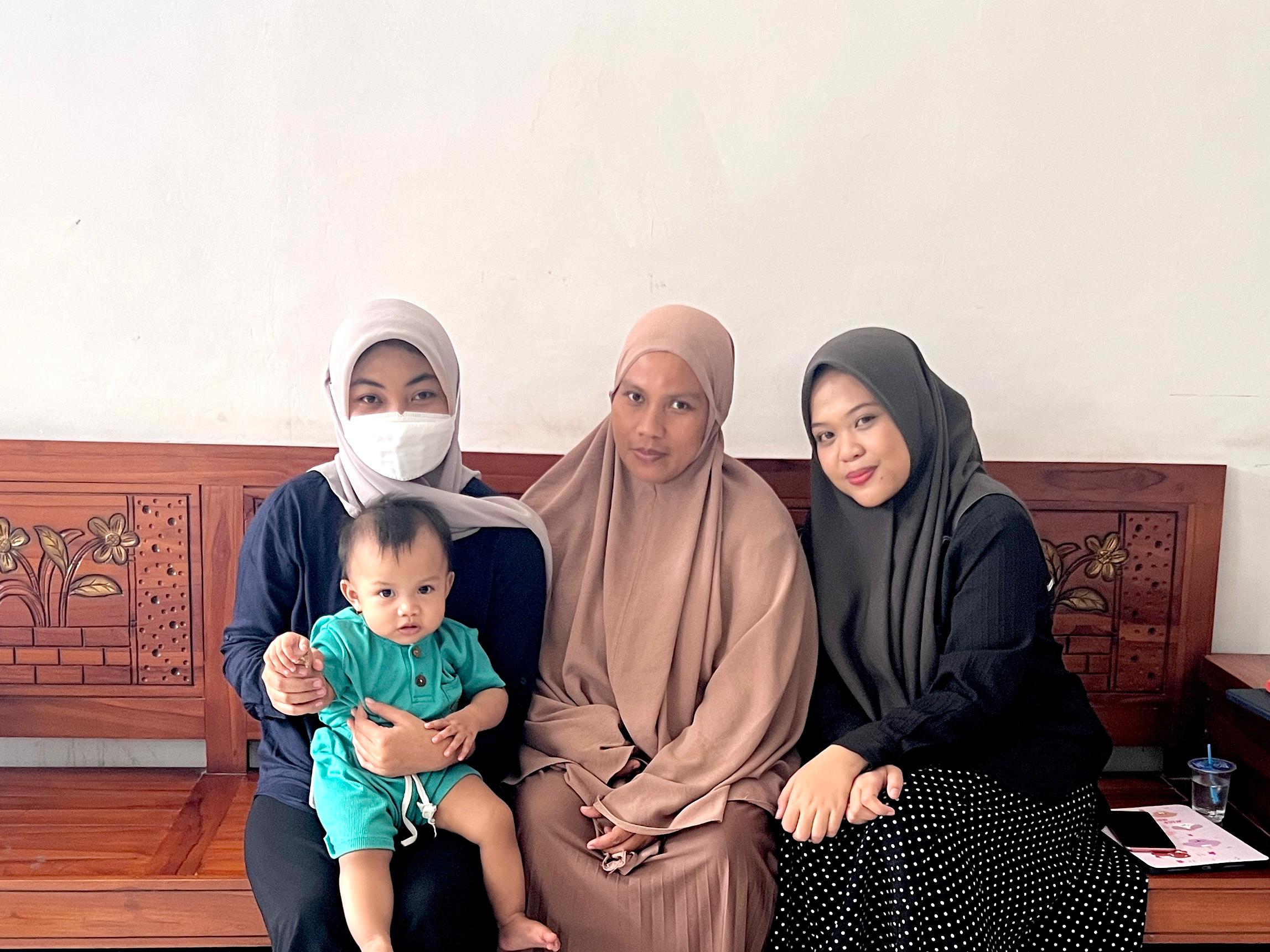 Pertemuan ketiga bersama ibu sakriani dan adek Yasmin yara (sekaligus merayakan hari ulang tahun pertama adek yasmin yara)