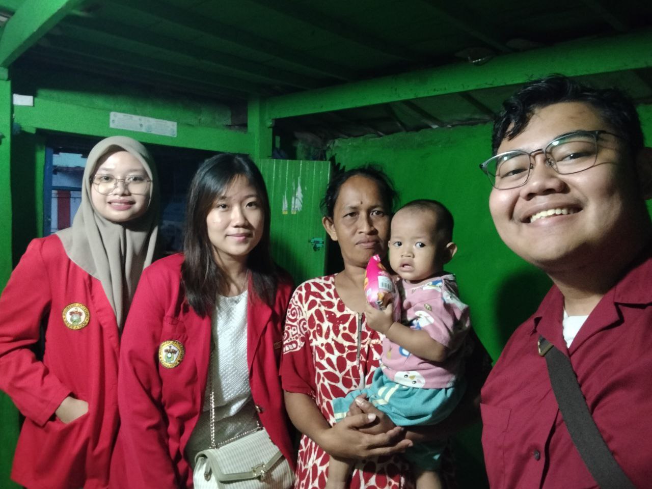 Kunjungan keempat, Delisha; Bersama sang nenek.