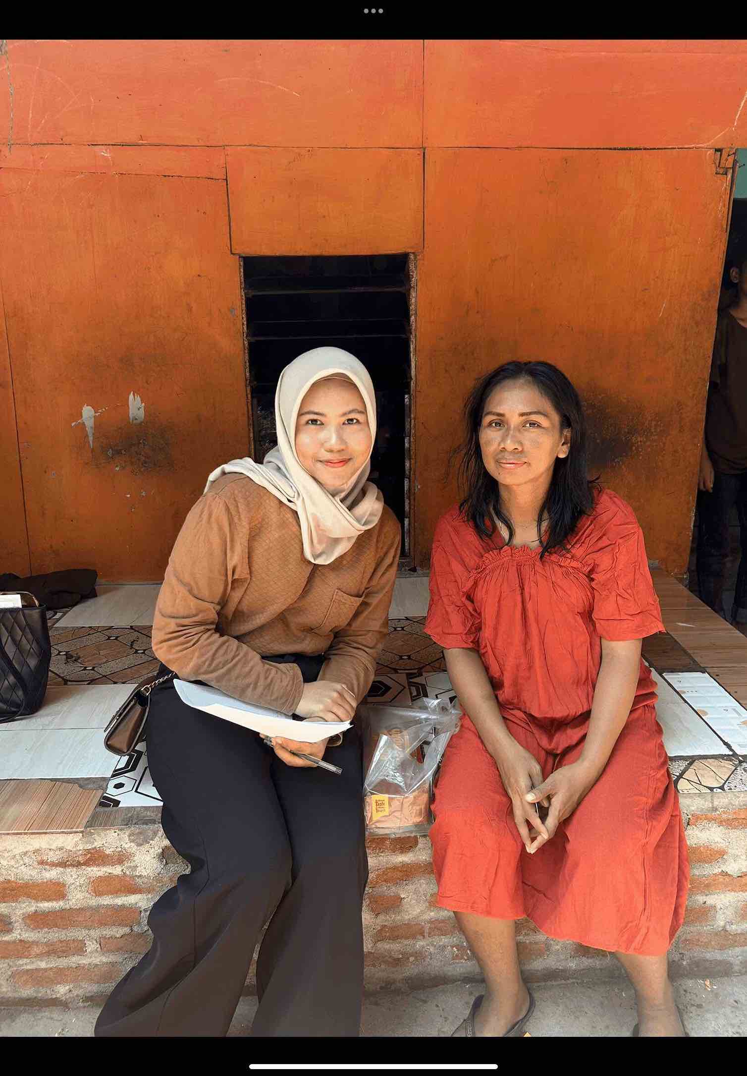 Kunjungan pertama dengan ibu suhartini