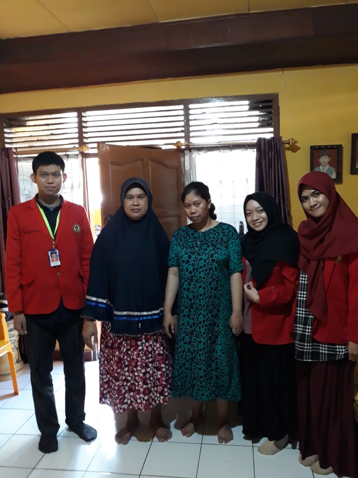 MENGAWAL GENERASI PENERUS BANGSA DI USIA EMASNYA