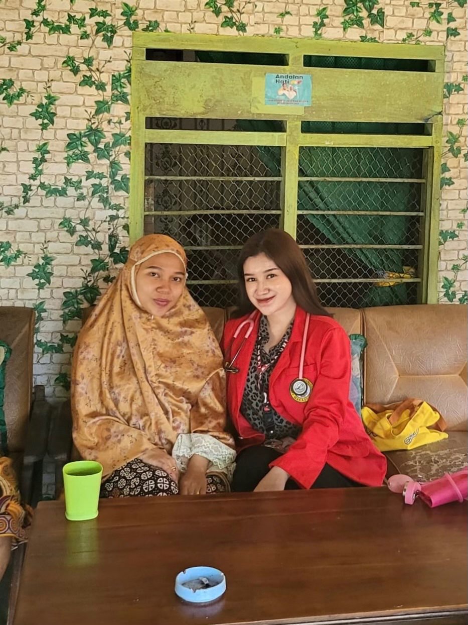 KUNJUNGAN PERTAMA 1000 HPK DENGAN IBU DEWI