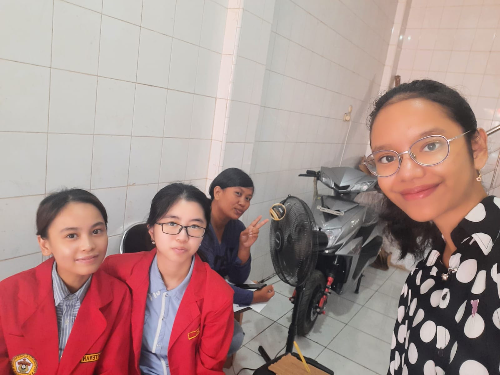 Pertemuan Ke-5 dengan ibu Henny