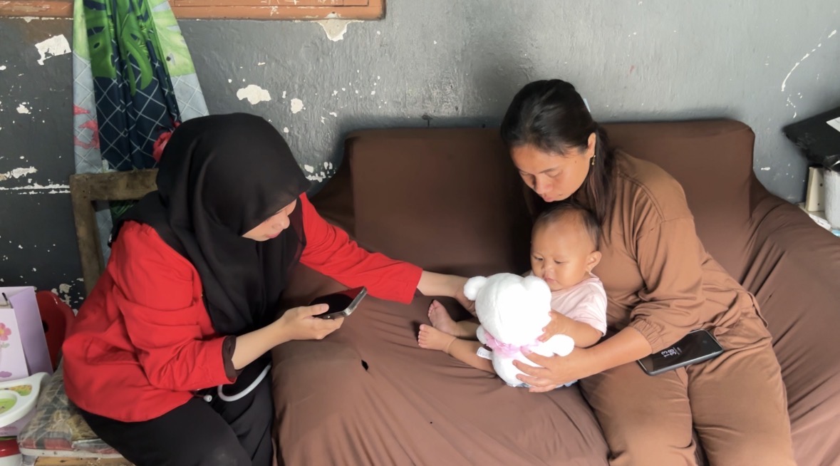 P2KD 3 Kunjungan pertama pada ibu damping : Edukasi Keluarga Berencana serta Pemantauan Pertumbuhan dan Perkembangan dan Pemeriksaan fisik.