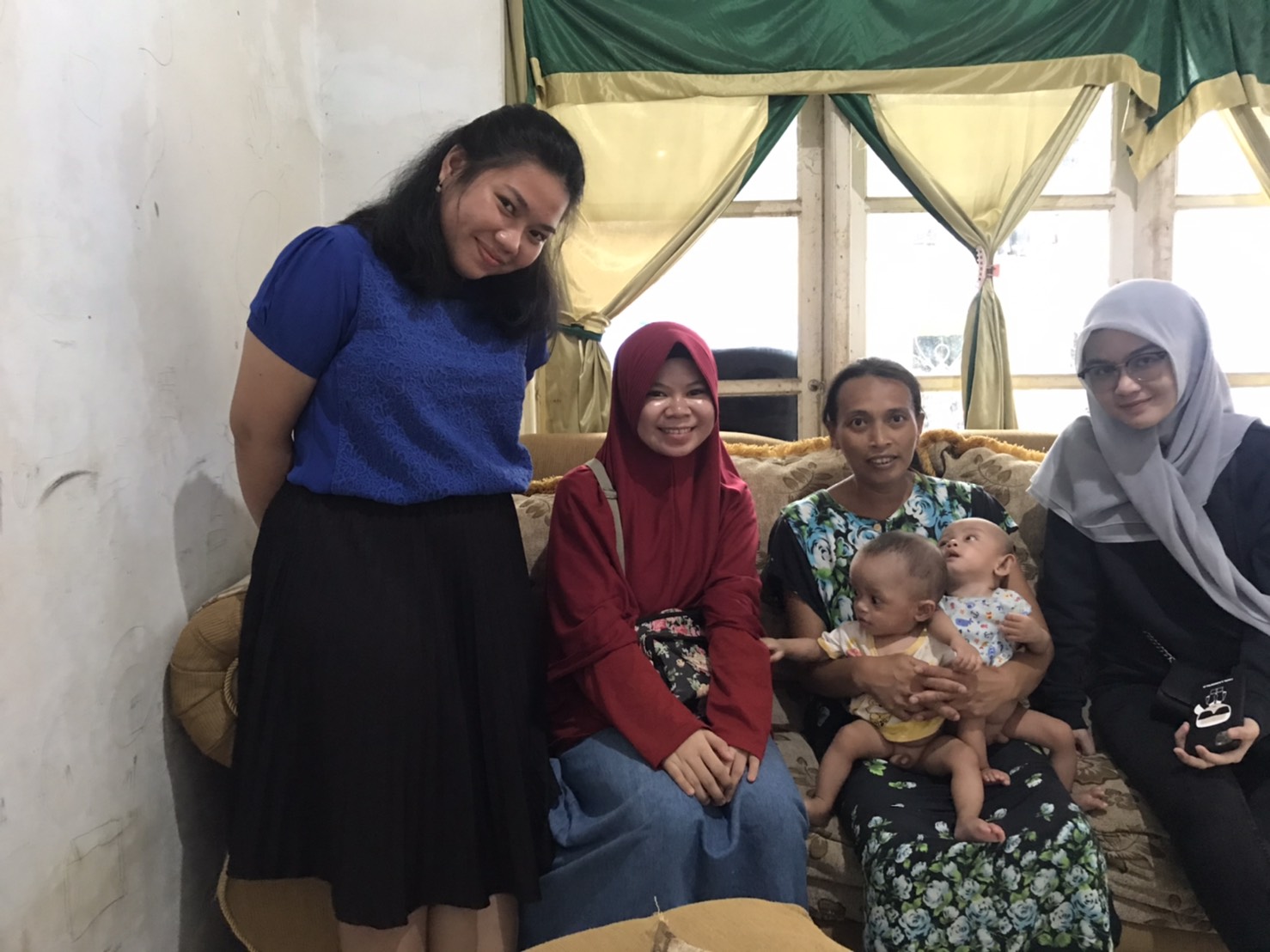 Berkunjung ke Si Kembar