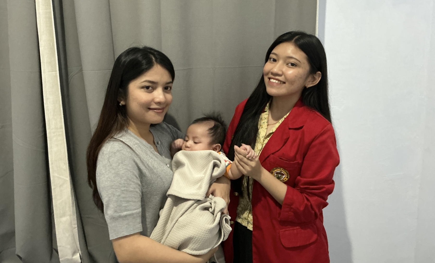 Kunjungan Ketiga: Edukasi Manajemen Laktasi, Imunisasi, dan Buku KIA kepada Ibu Damping serta Pemeriksaan Fisik pada Bayi