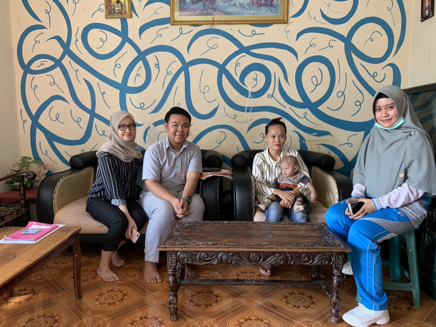 Mengunjungi Adik Adam Pertama Kali Setelah Lahir