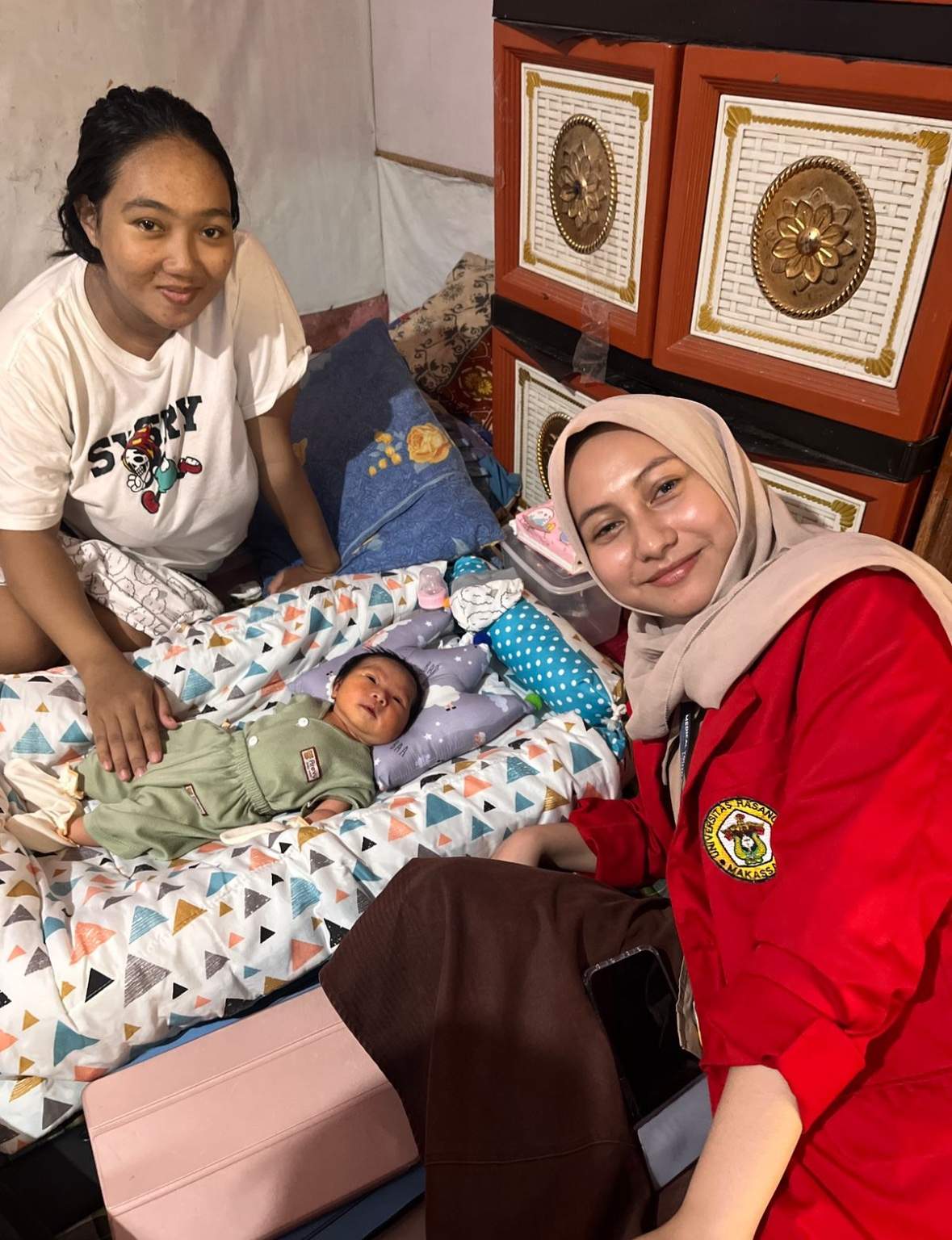 3. Empat Hari Bersama Nayla: Cerita Pertama Setelah KelahiranE