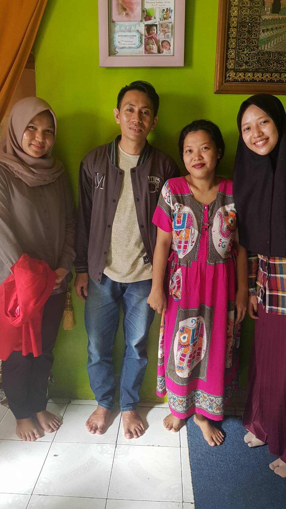 Sambutan hangat dengan ukiran senyum 