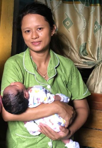 Kelahiran Putri Kecil Ibu Haslindah