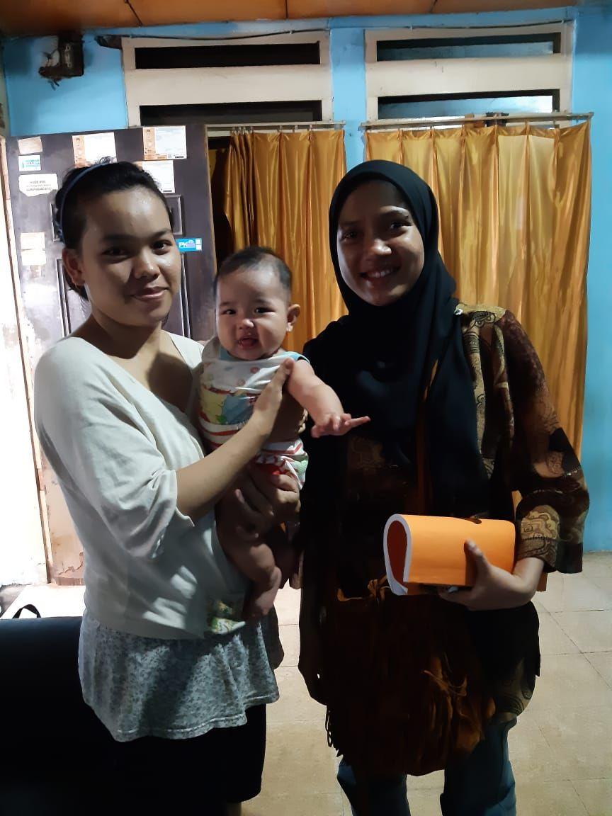 Pertemuan pertama Ibu Norma dan Adik Sesile