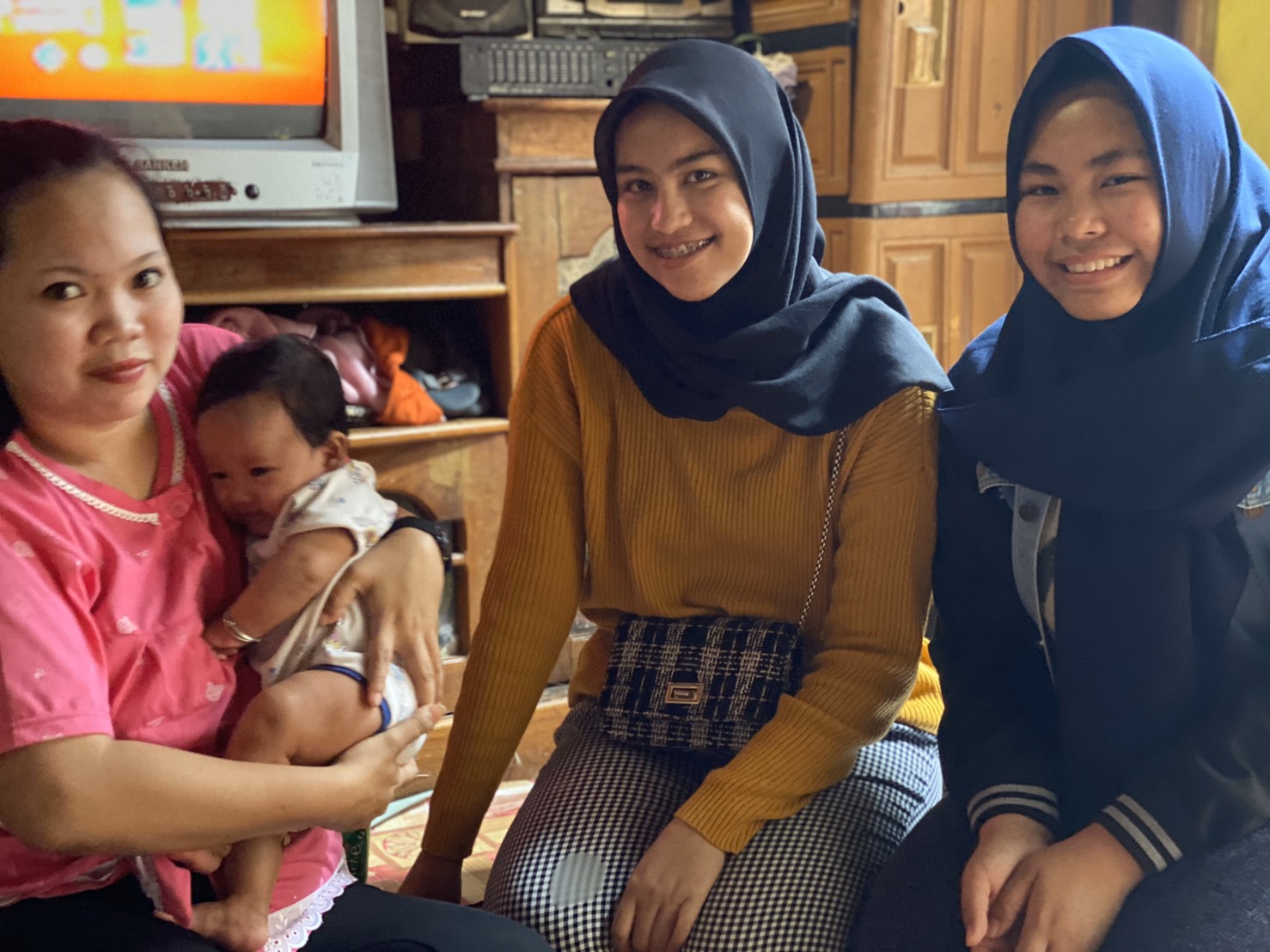 Perjuangan Ibu Ayah dan Adik