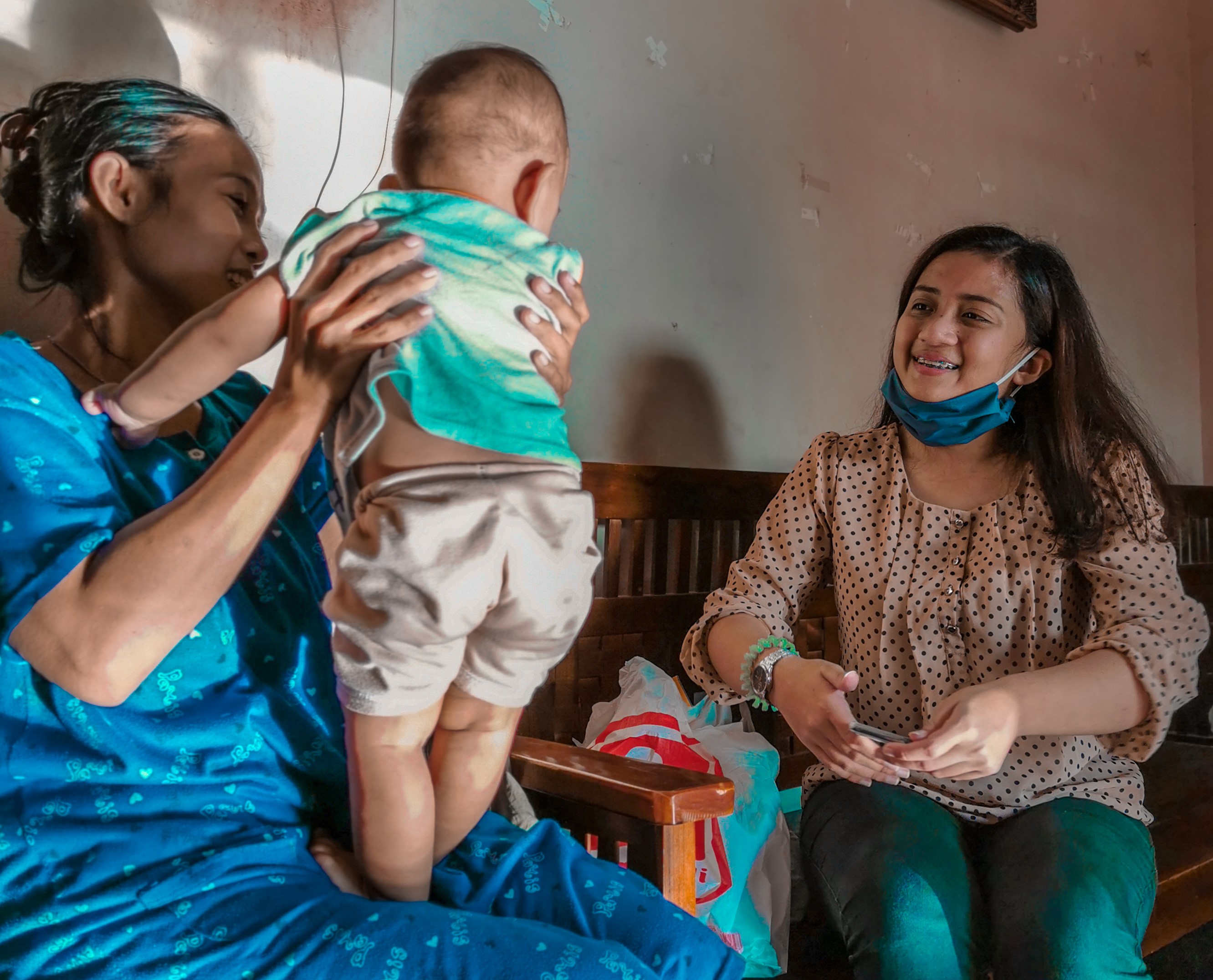 Kunjungan kedua Ibu Apriani